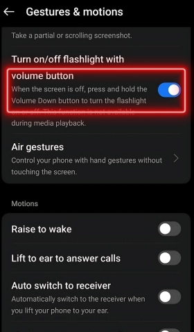 Use the Volume Buttons to Turn Off the Flashlight